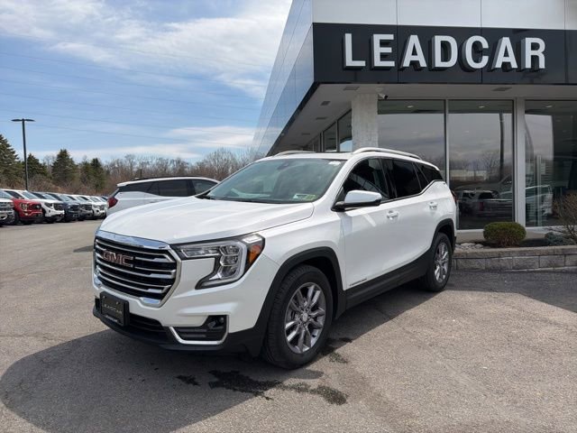 Used 2022 GMC Terrain SLT image 1