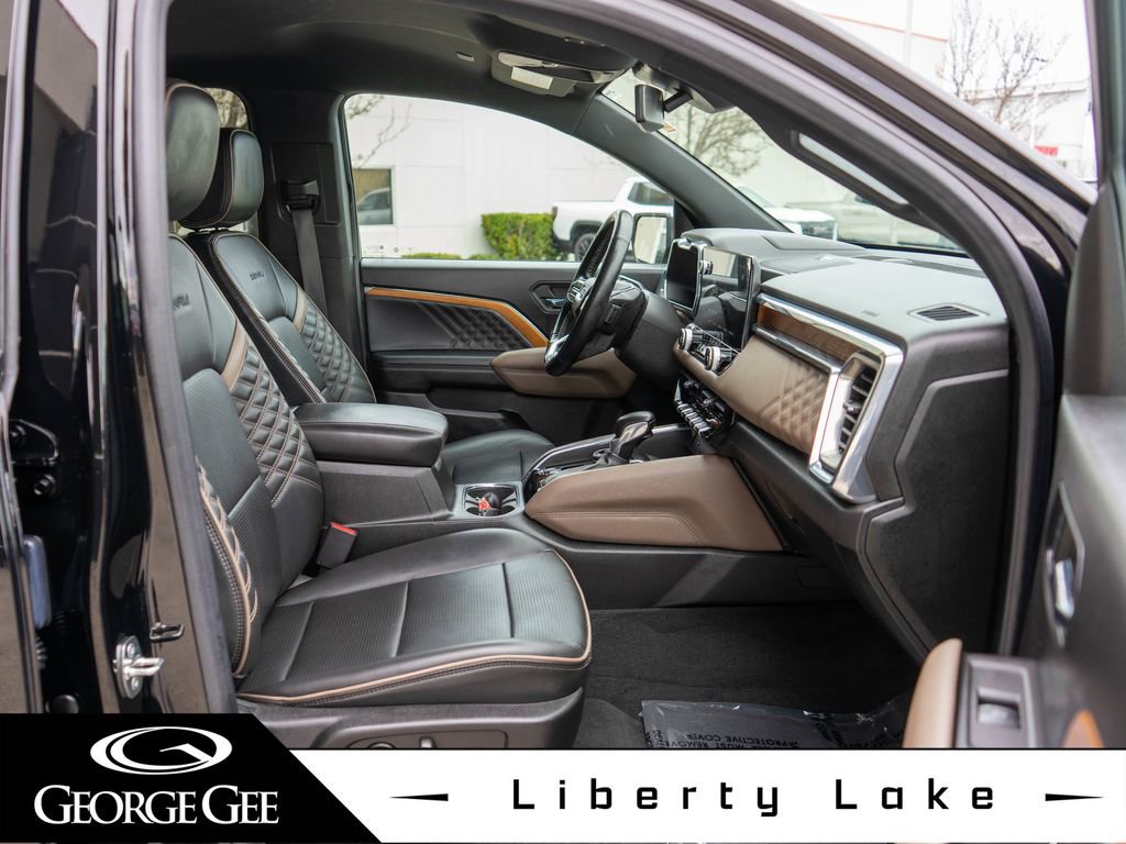 Used 2023 GMC Canyon Denali image 10