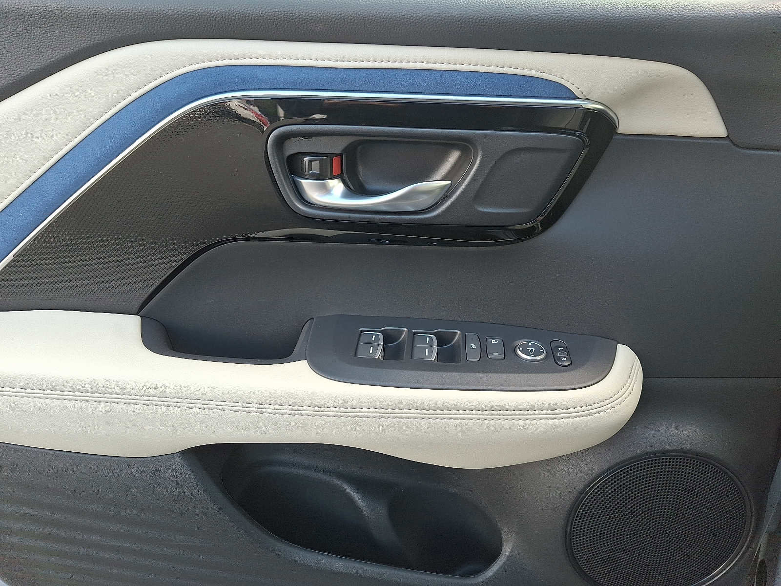 Certified 2025 Acura ADX A-Spec image 13