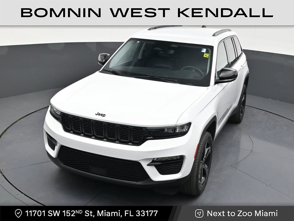 Used 2024 Jeep Grand Cherokee Limited w/ Black Appearance Package image 20