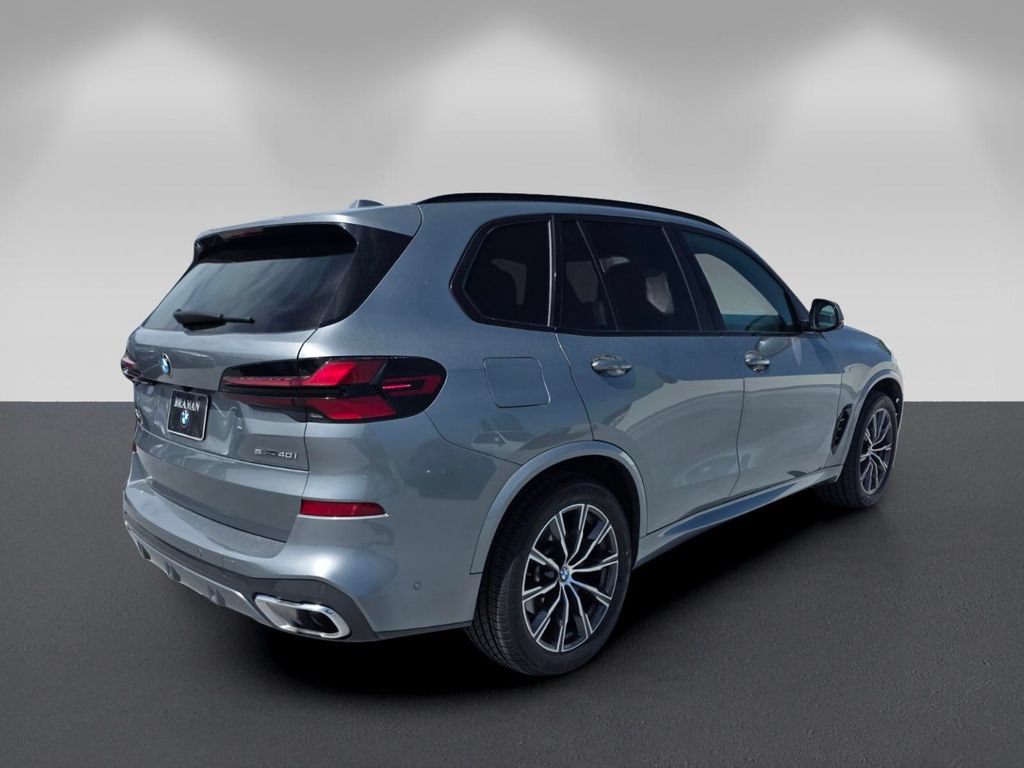 Used 2025 BMW X5 sDrive40i w/ M Sport Package RWD image 4