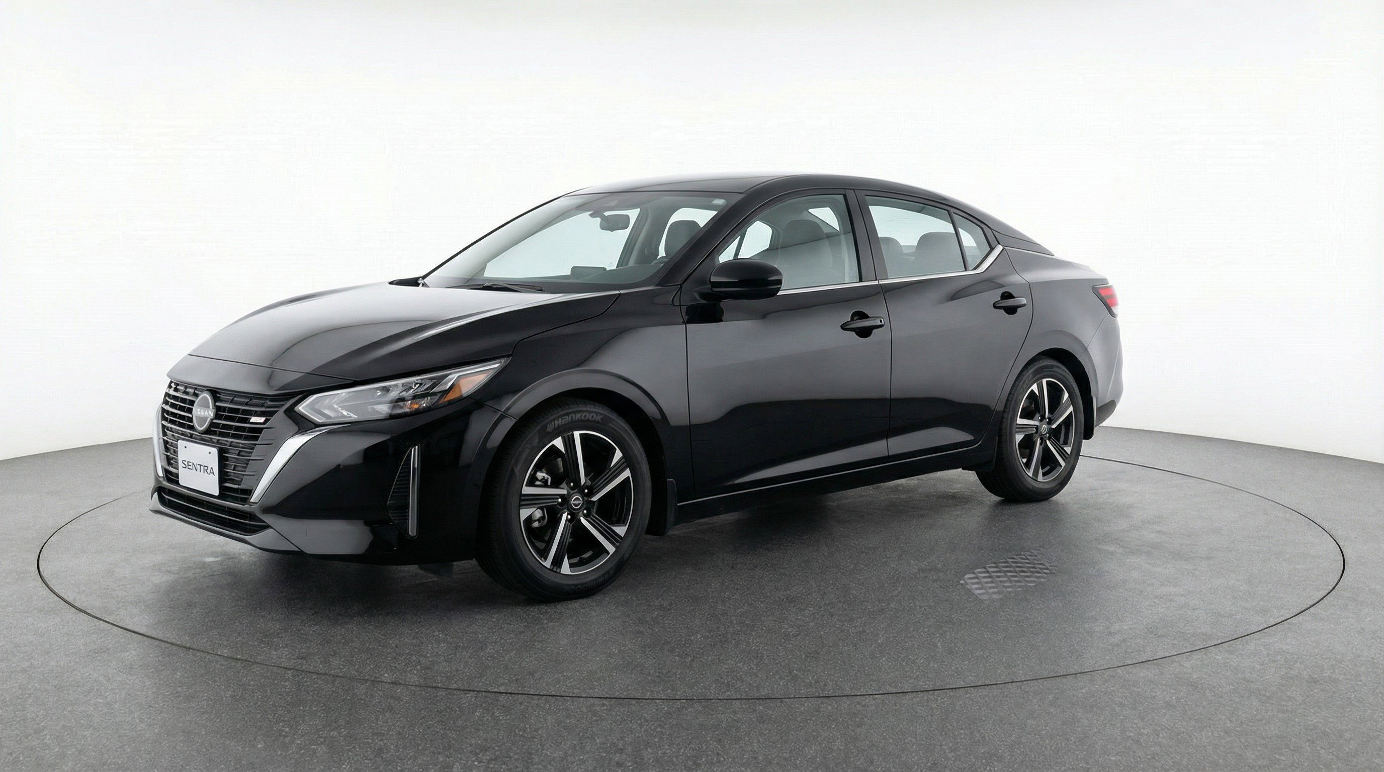 Used 2025 Nissan Sentra SV image 3
