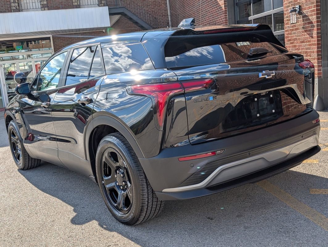 Used 2024 Chevrolet Blazer EV AWD Police image 4
