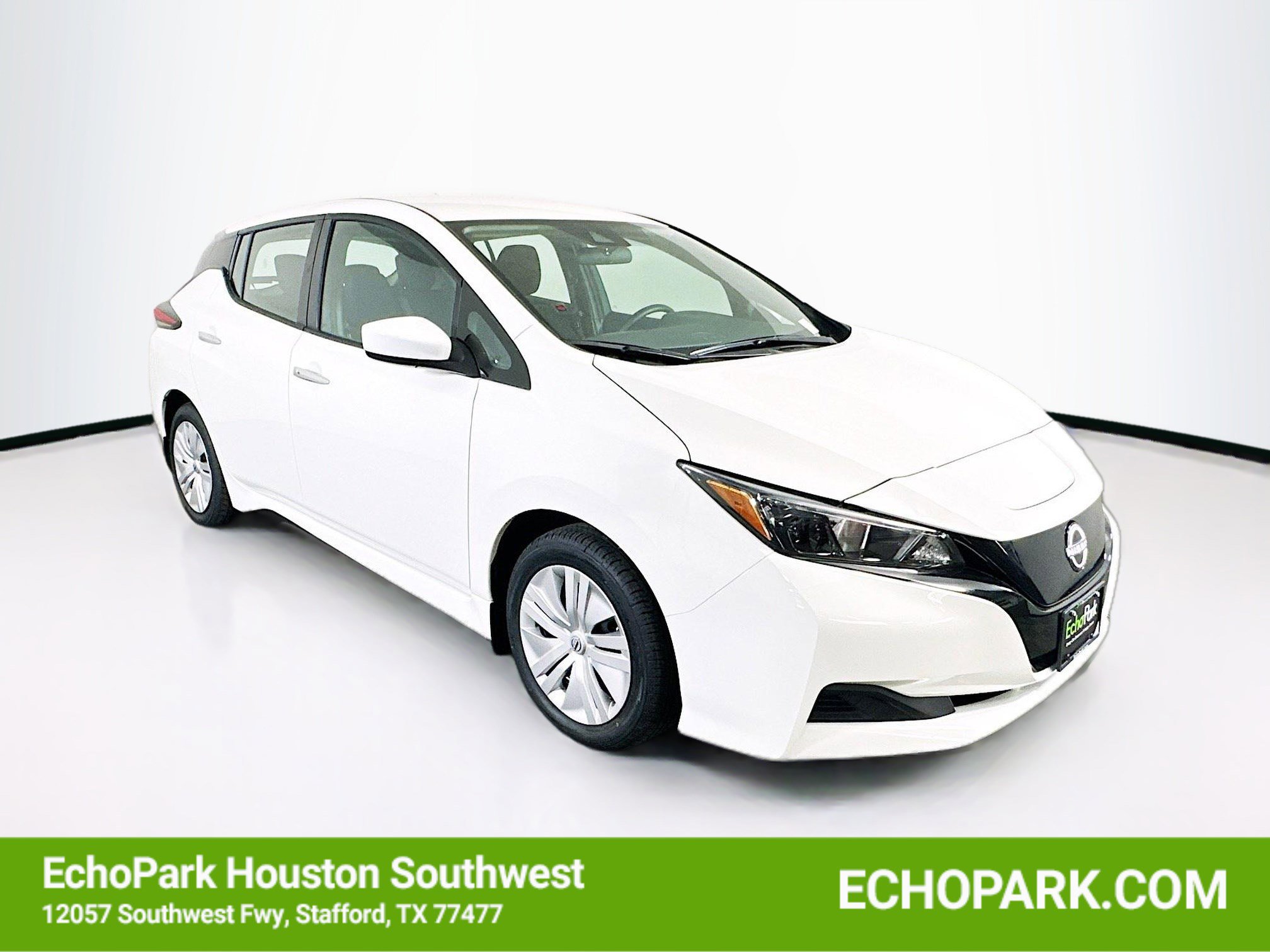 Used 2025 Nissan Leaf S FWD image 1