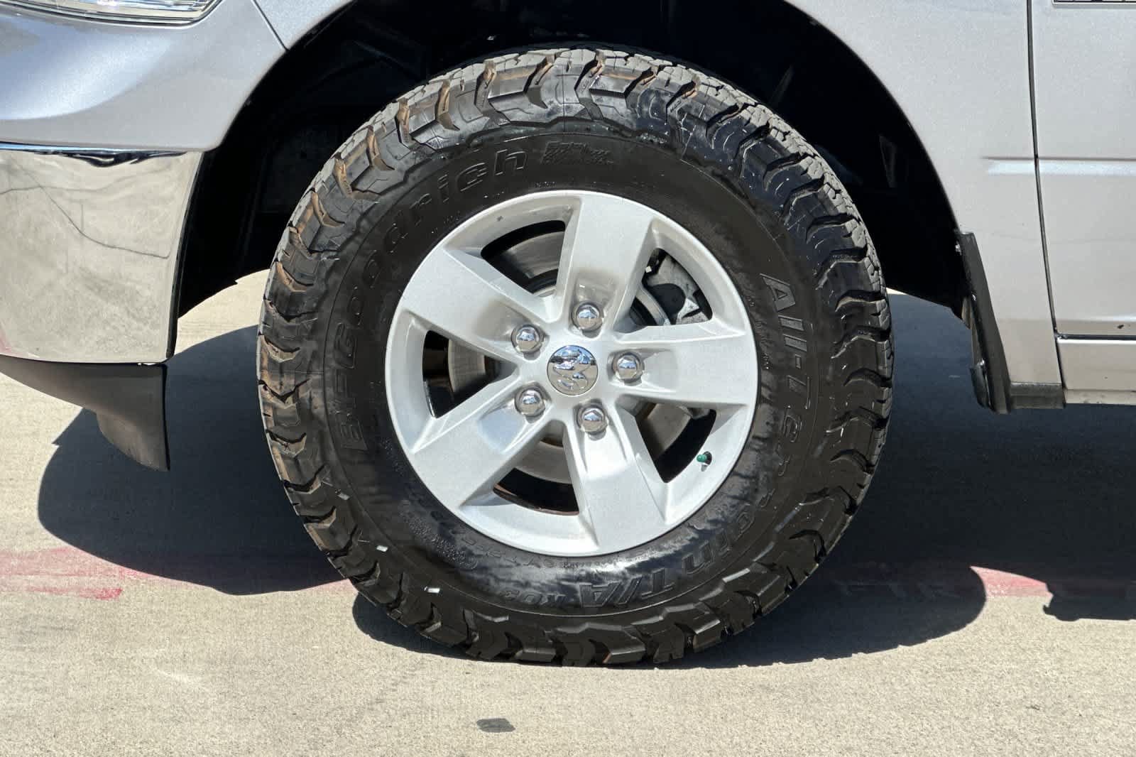 Used 2021 RAM 1500 Classic SLT AWD/4WD image 33