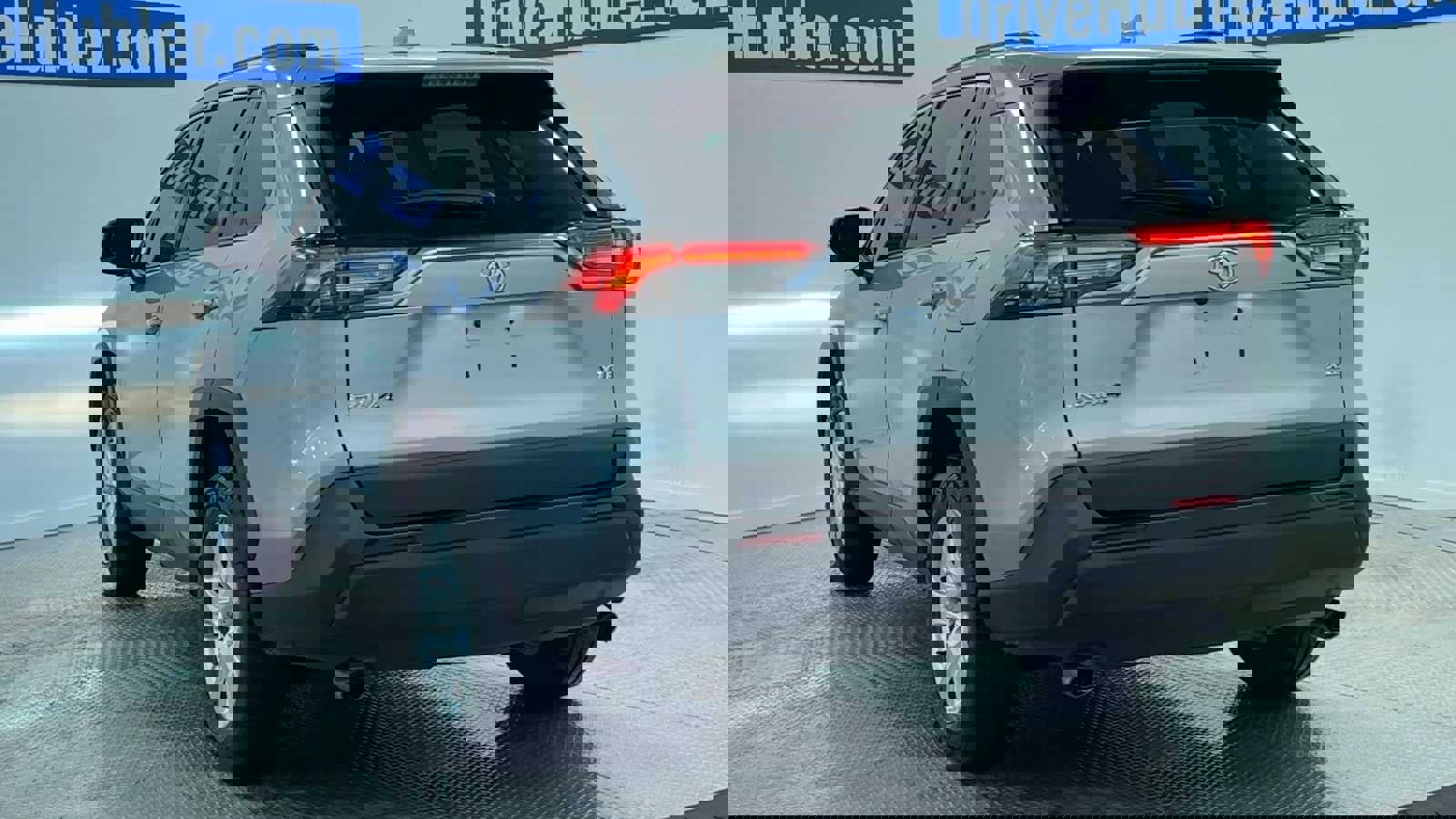 Used 2021 Toyota RAV4 XLE image 6