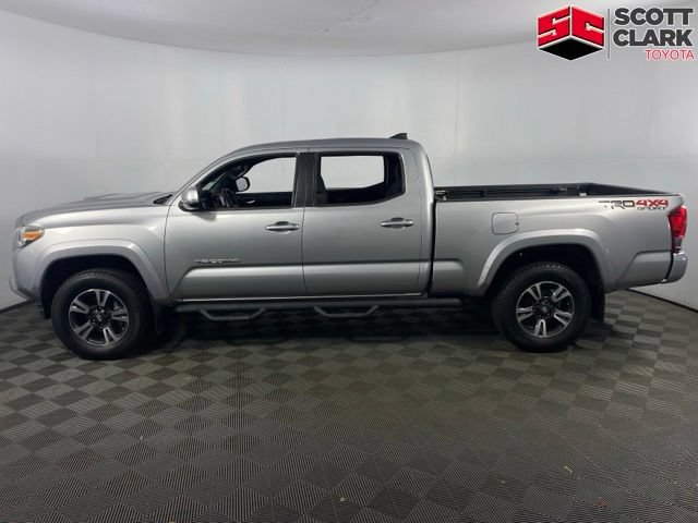Used 2017 Toyota Tacoma TRD Sport w/ Premium & Technology Package AWD/4WD image 4
