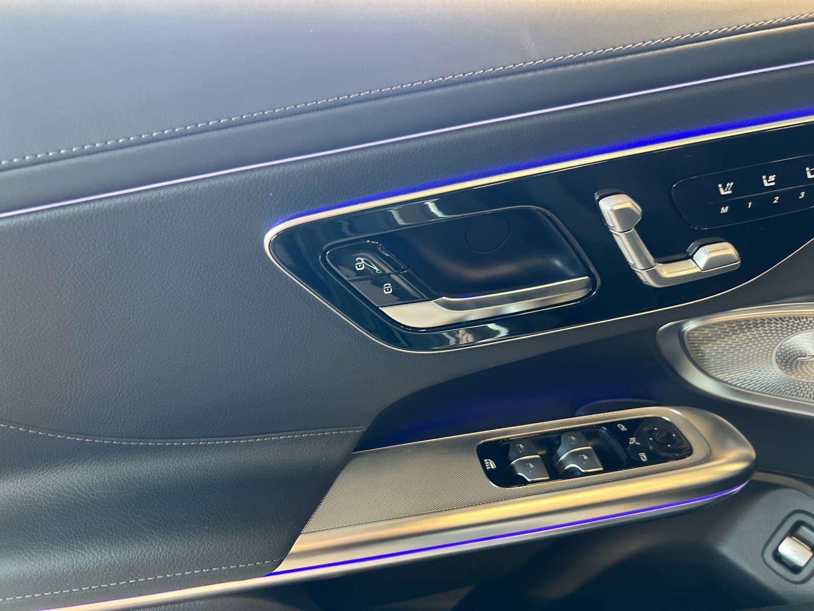 New 2026 Mercedes-Benz CLE 300 4MATIC Cabriolet image 8