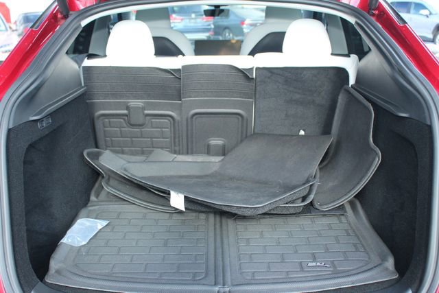 Used 2025 Tesla Model Y Performance image 7