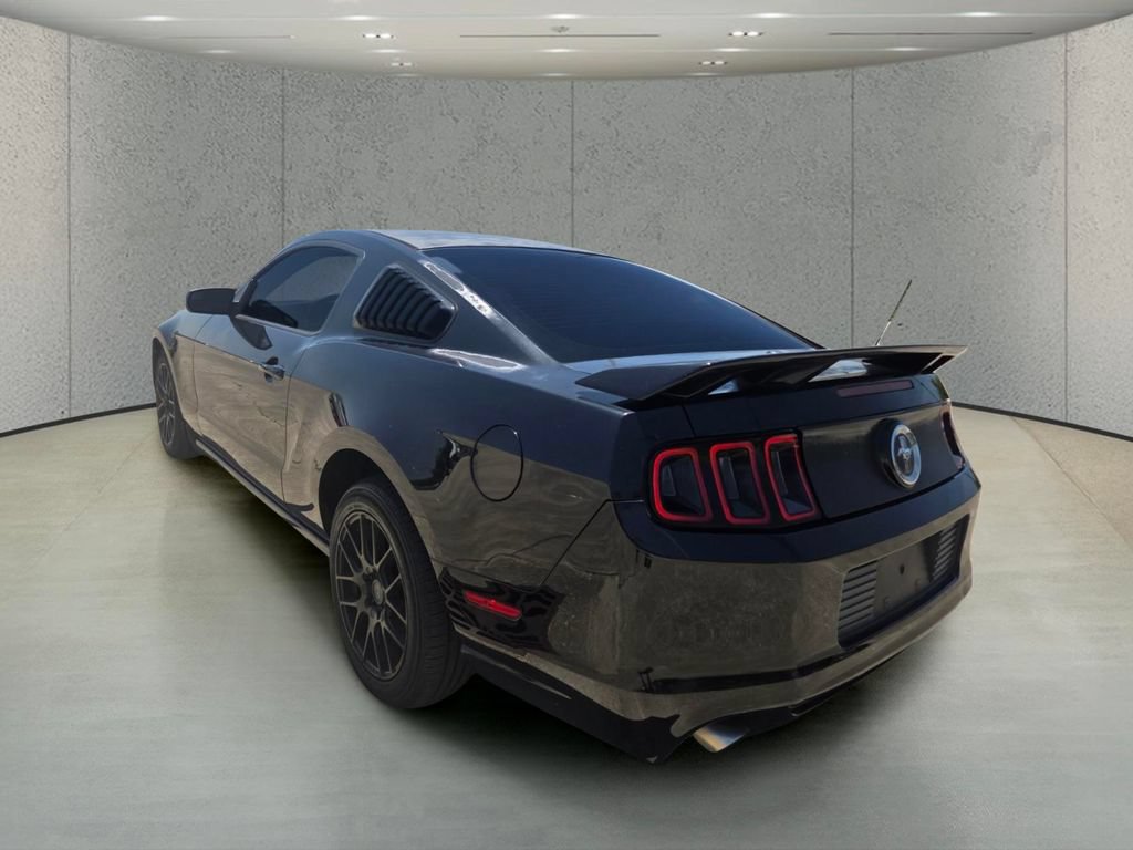 Used 2014 Ford Mustang Premium RWD image 3