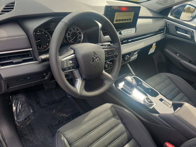 New 2026 Mitsubishi Outlander SE image 21