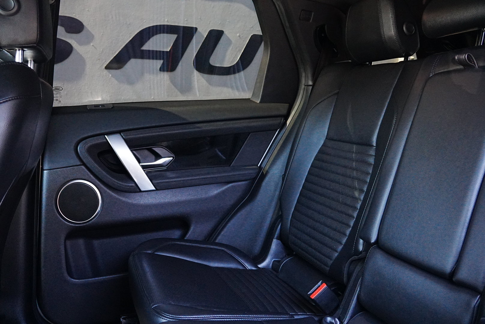 Used 2023 Land Rover Discovery Sport S image 15