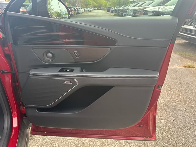 Used 2024 Lincoln Nautilus Premier w/ Equipment Group 102A image 17