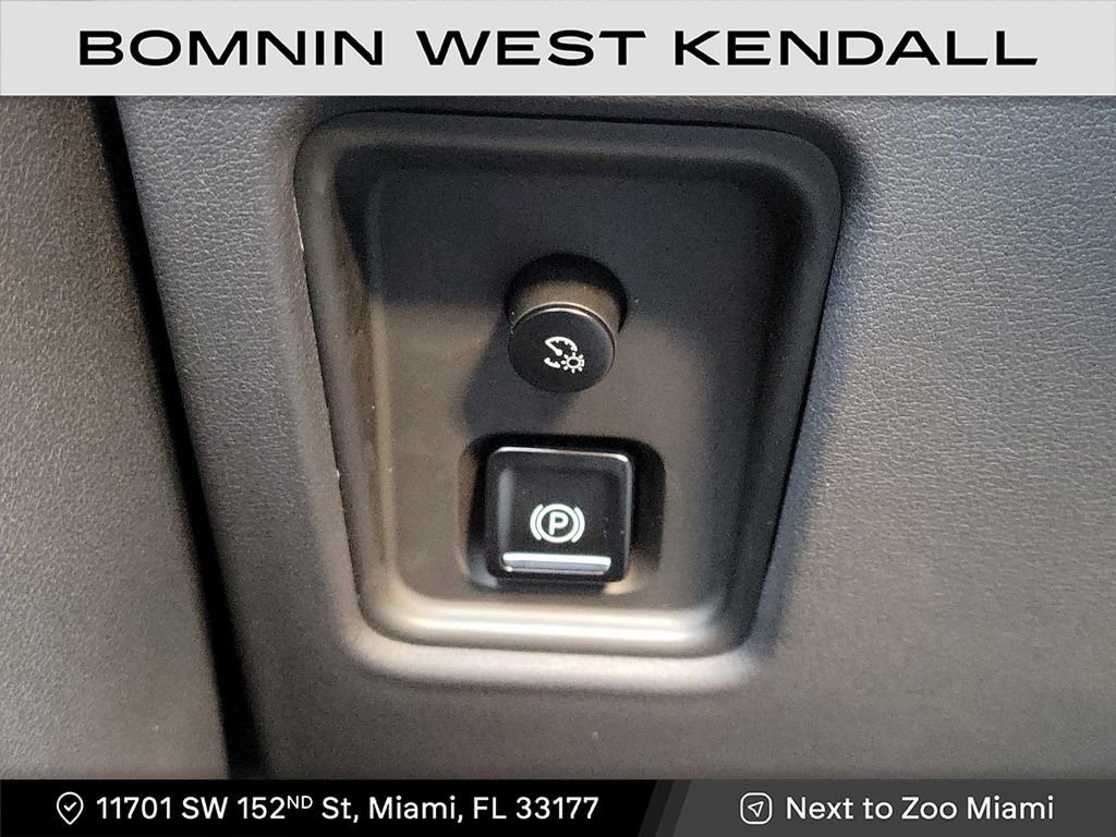 Used 2025 Chevrolet Corvette Z06 image 25