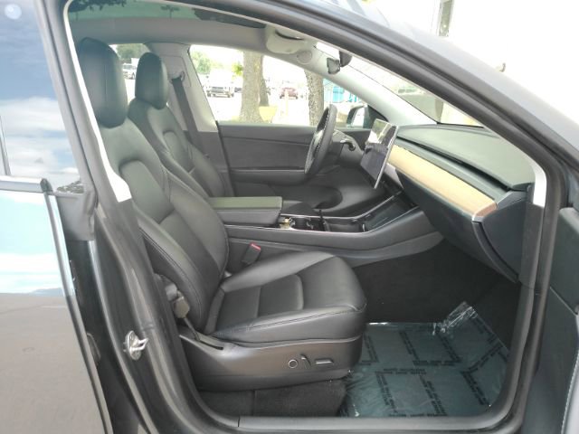 Used 2021 Tesla Model Y Long Range AWD/4WD image 22