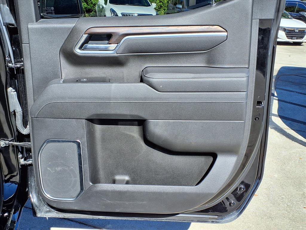Used 2025 GMC Sierra 1500 SLT image 14