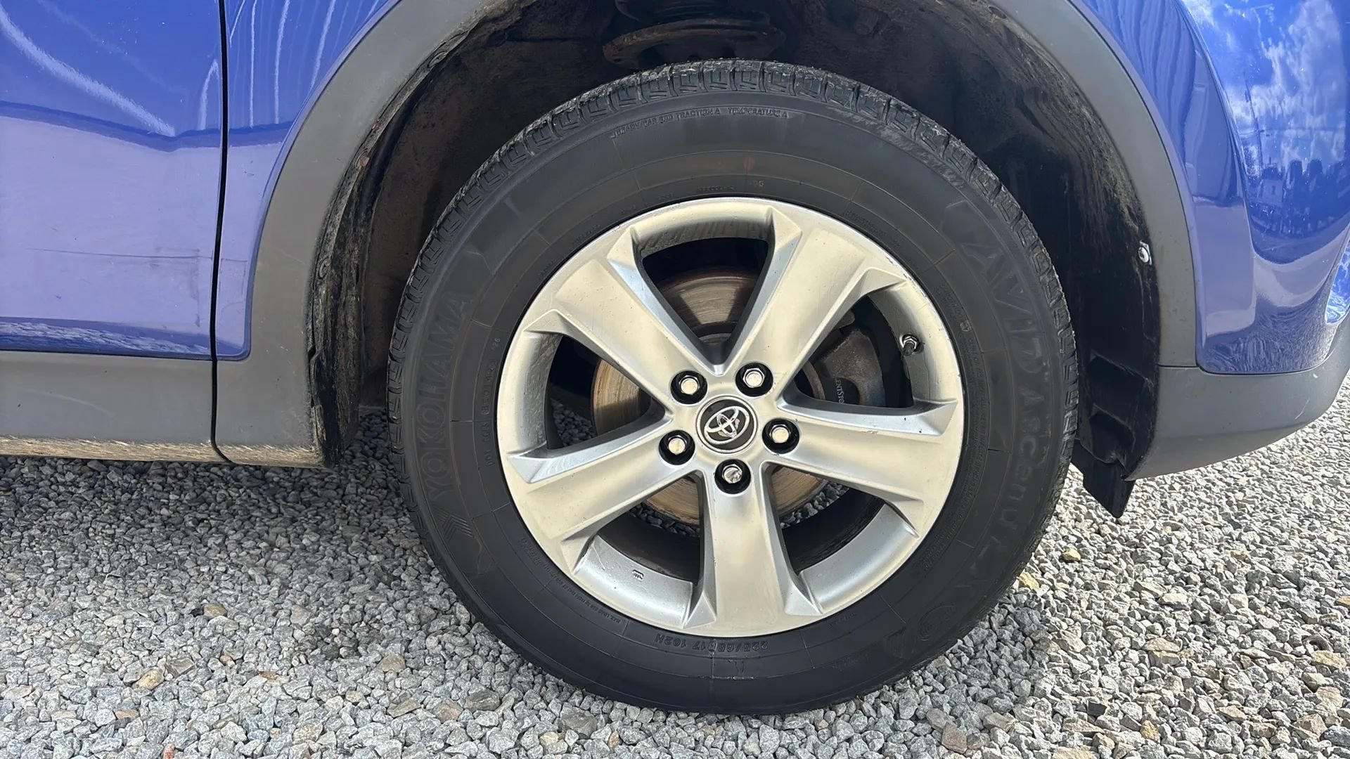 Used 2015 Toyota RAV4 XLE AWD/4WD image 8