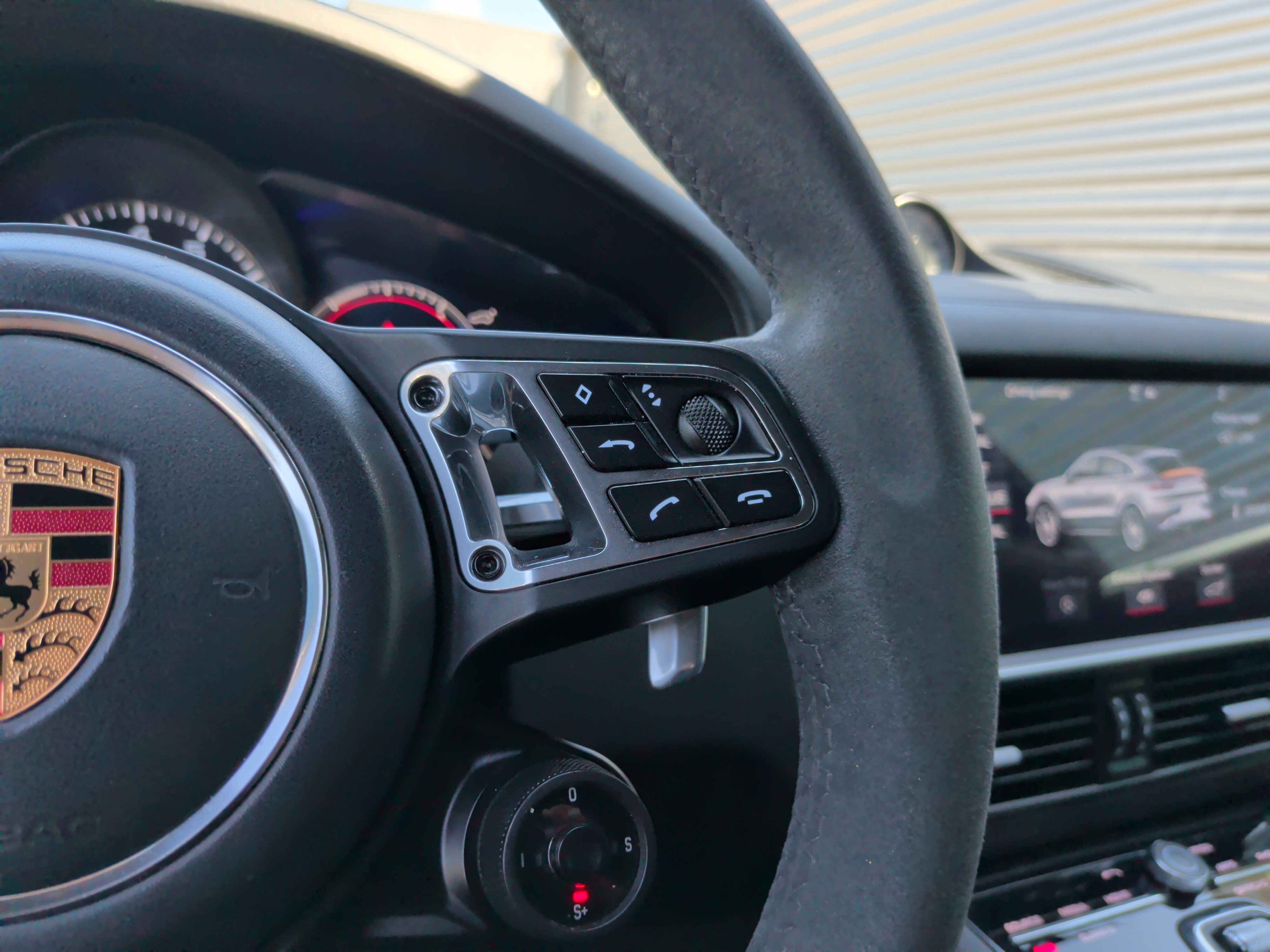 Used 2020 Porsche Cayenne Turbo AWD/4WD image 19