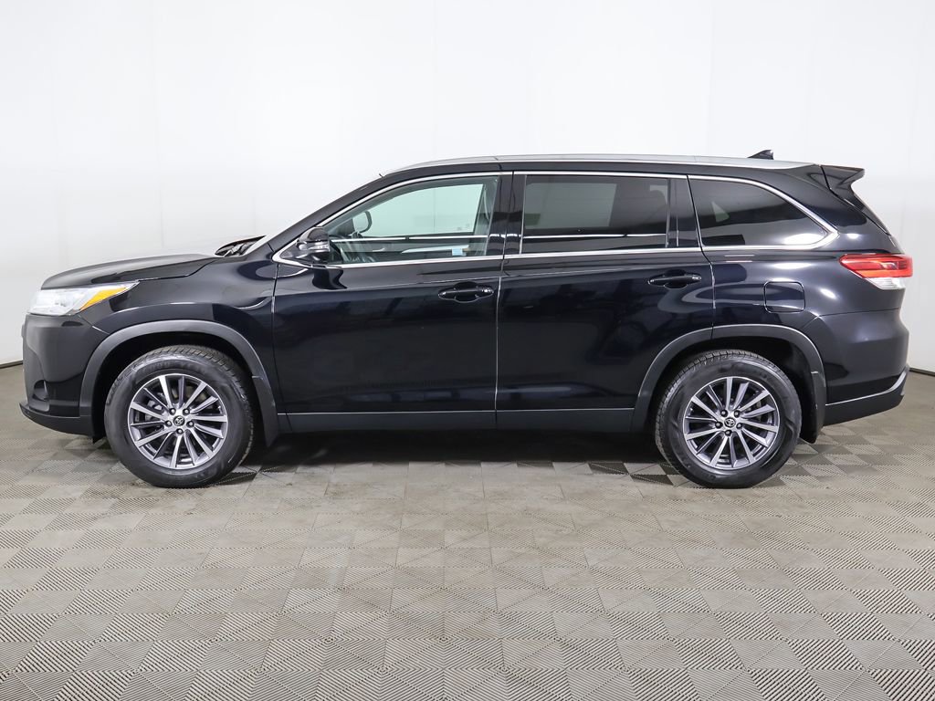 Used 2019 Toyota Highlander XLE AWD/4WD image 19