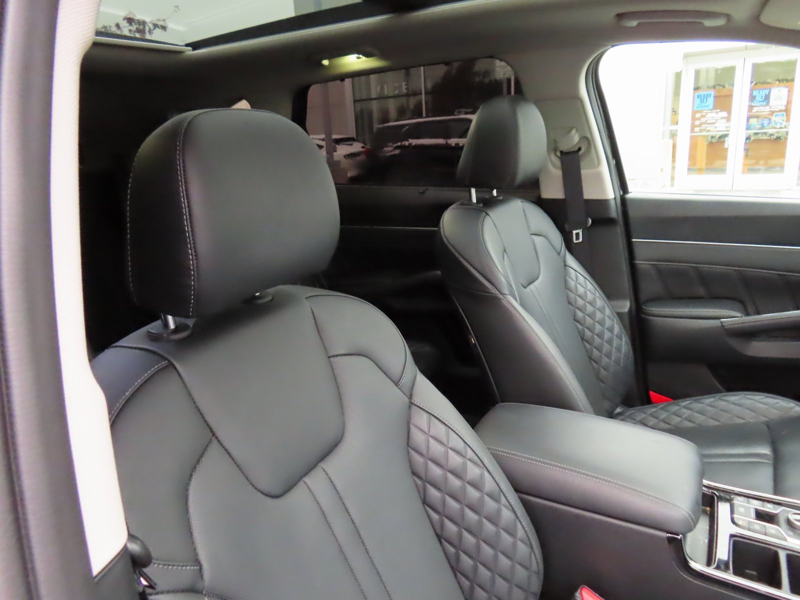 Used 2023 Kia Sorento SX image 32