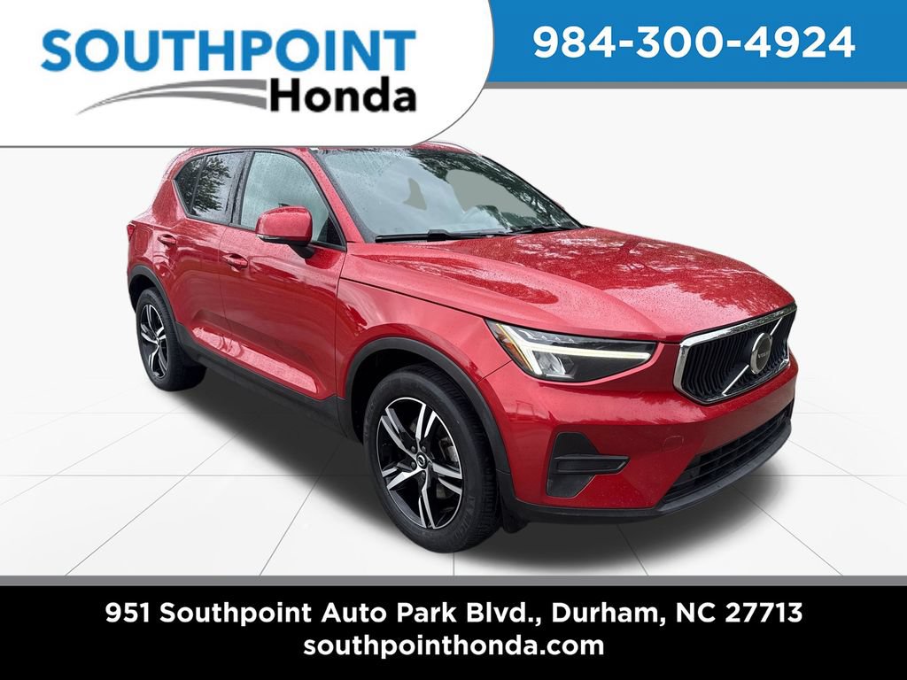 Used 2023 Volvo XC40 B5 Core w/ Convenience Package