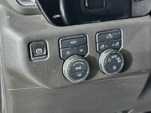 Used 2025 Chevrolet Silverado 1500 LT AWD/4WD image 10