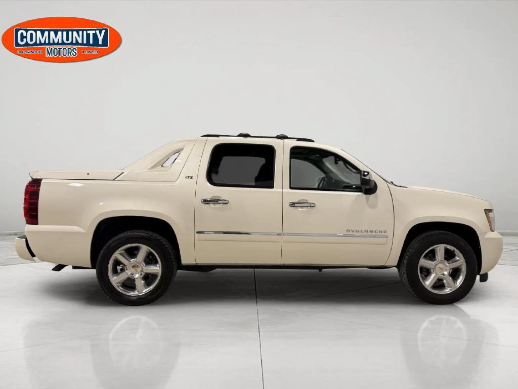 Used 2012 Chevrolet Avalanche LTZ AWD/4WD image 9