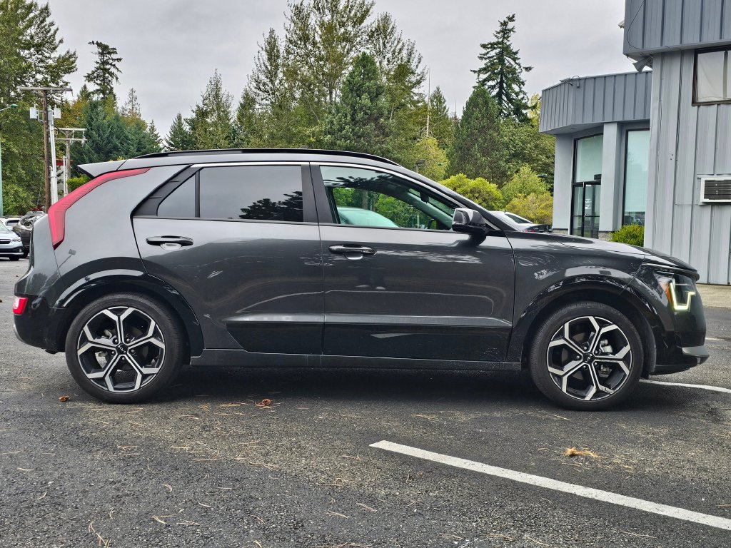 Used 2023 Kia Niro EX Touring FWD image 8