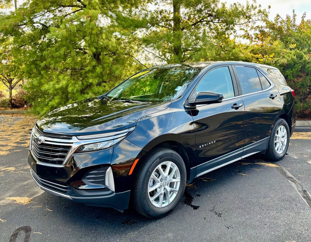 Used 2023 Chevrolet Equinox LT image 3
