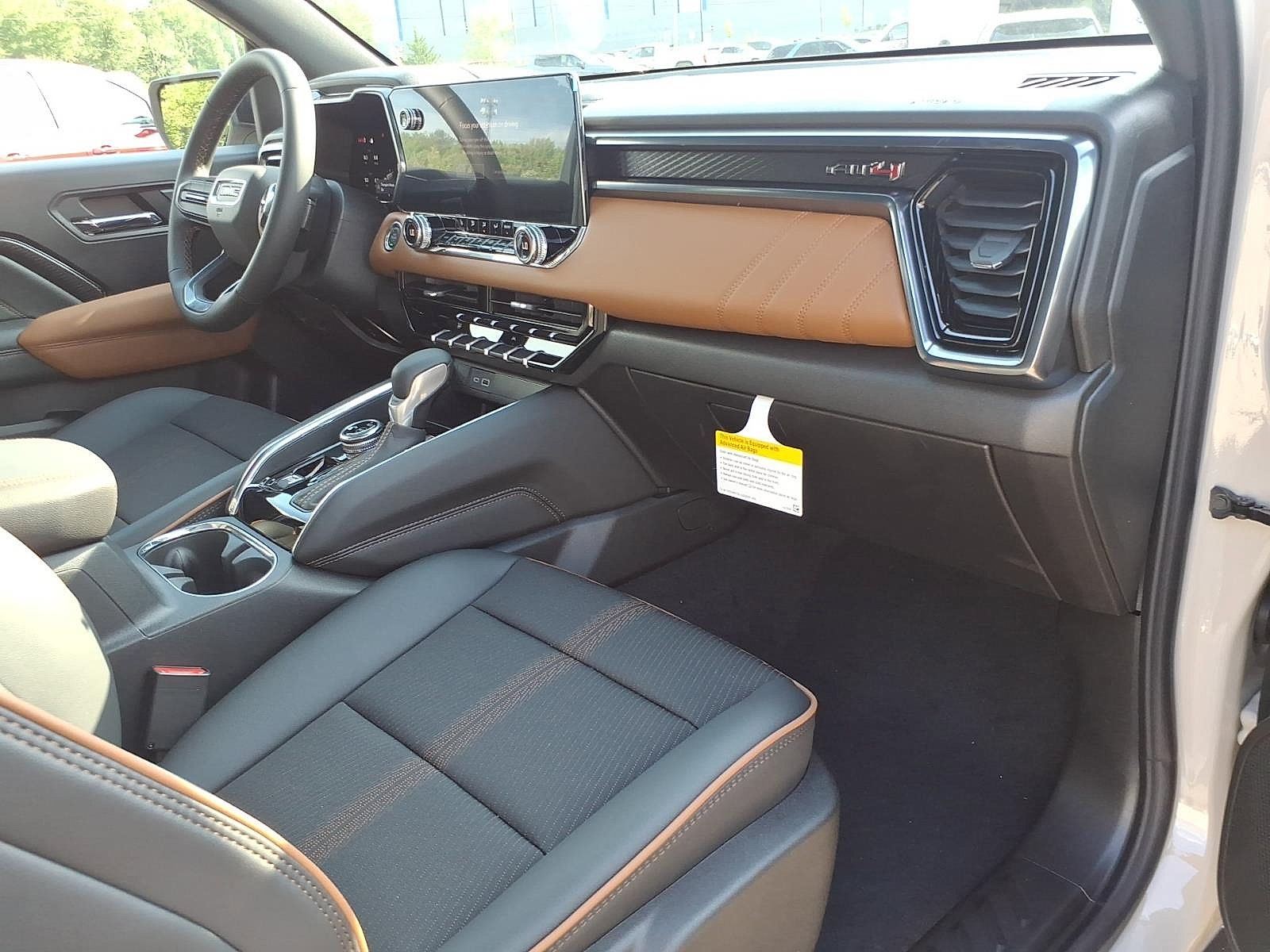 New 2026 GMC Canyon AT4 w/ Technology Plus Package AWD/4WD image 9