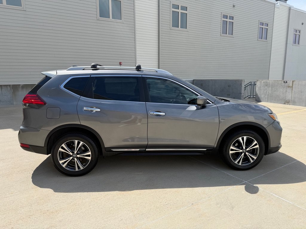 Used 2017 Nissan Rogue SL w/ SL Premium Package AWD/4WD image 2