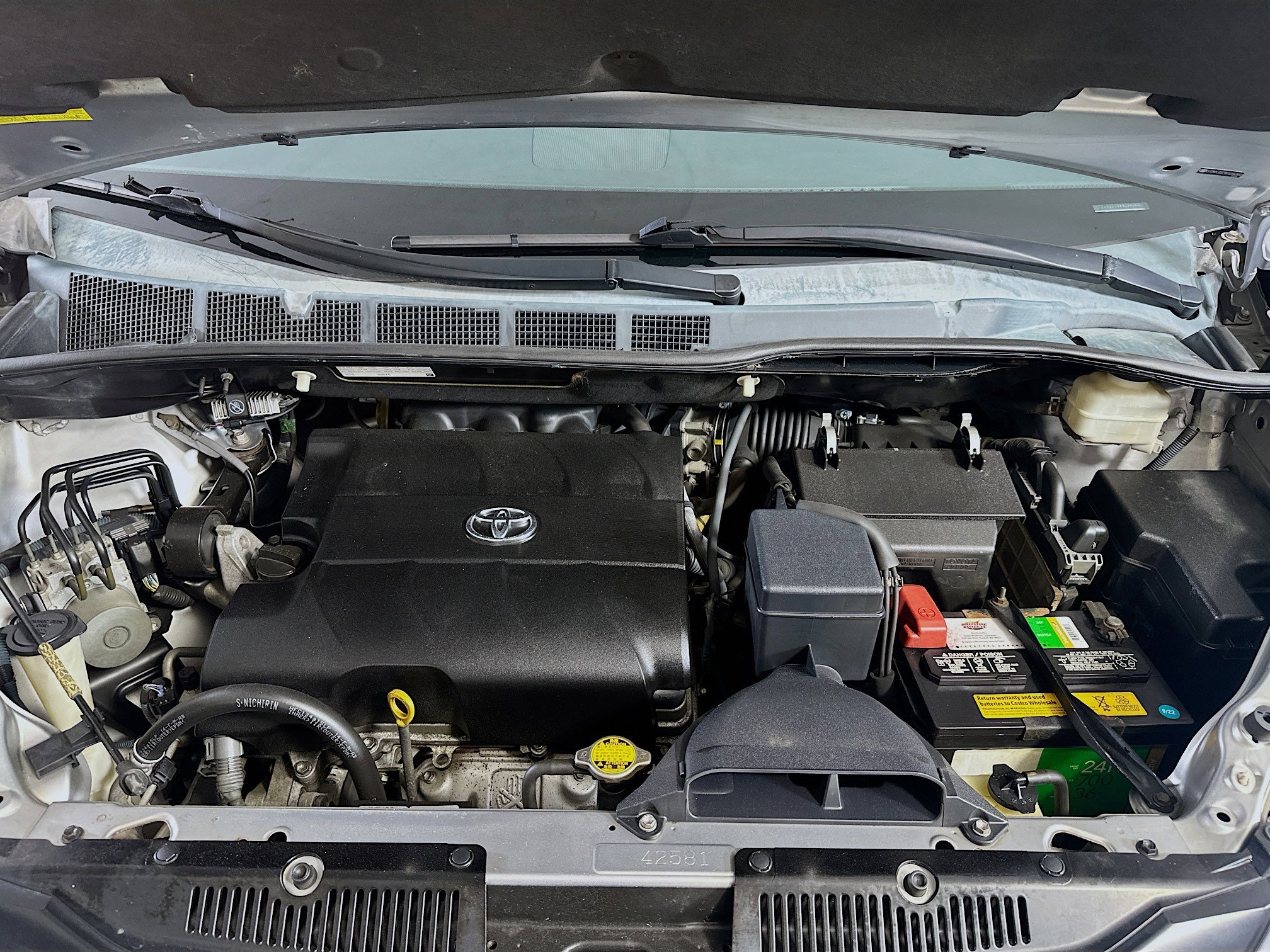 Used 2011 Toyota Sienna LE FWD image 32