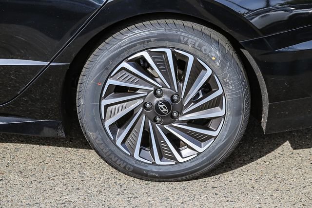 Certified 2024 Hyundai Sonata Limited FWD image 12