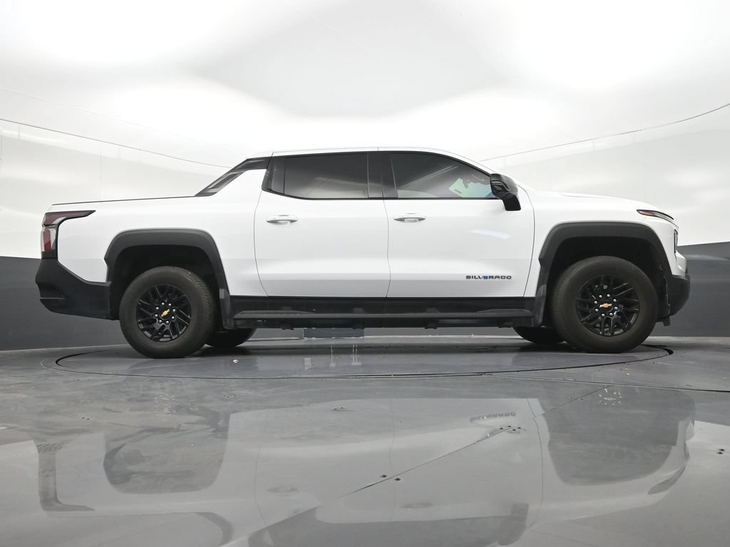 Used 2025 Chevrolet Silverado EV LT AWD/4WD image 29