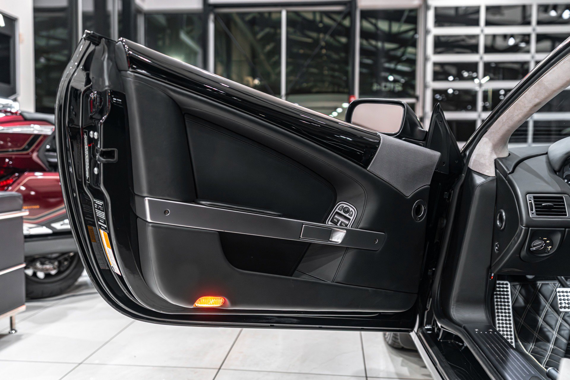 Used 2008 Aston Martin DB9 Coupe image 28