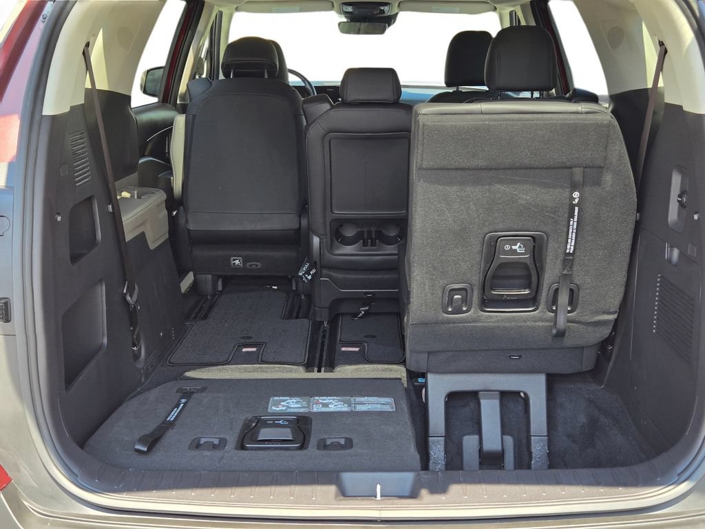 Certified 2025 Kia Carnival FWD image 12