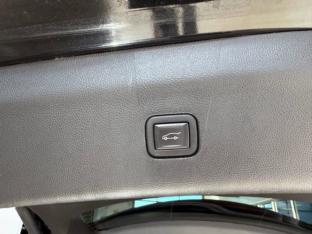 Used 2021 Buick Enclave Avenir w/ Avenir Technology Package image 36