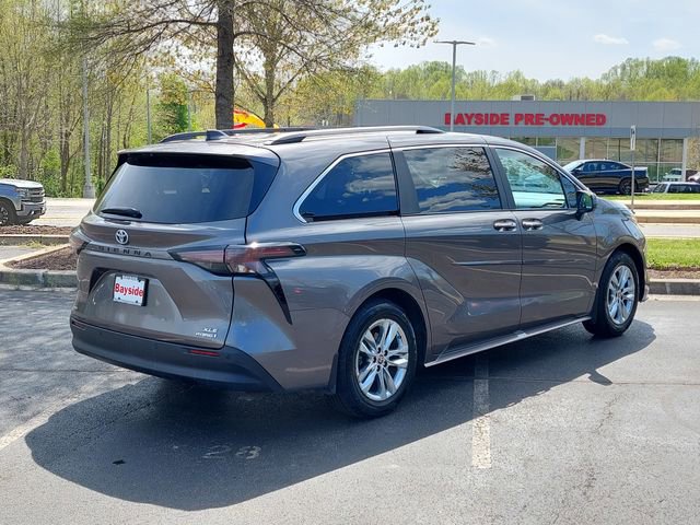 Used 2024 Toyota Sienna XLE w/ XLE Plus Package image 15