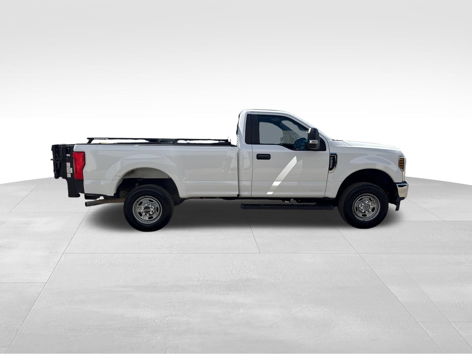 Used 2018 Ford F250 XL w/ Power Equipment Group AWD/4WD image 6