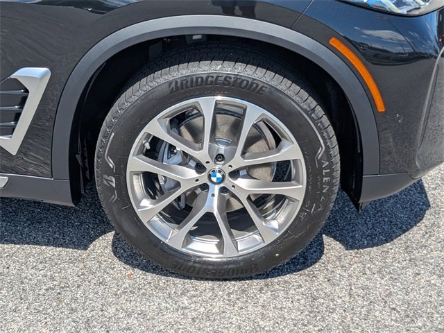 New 2026 BMW X5 xDrive40i w/ Premium Package image 11