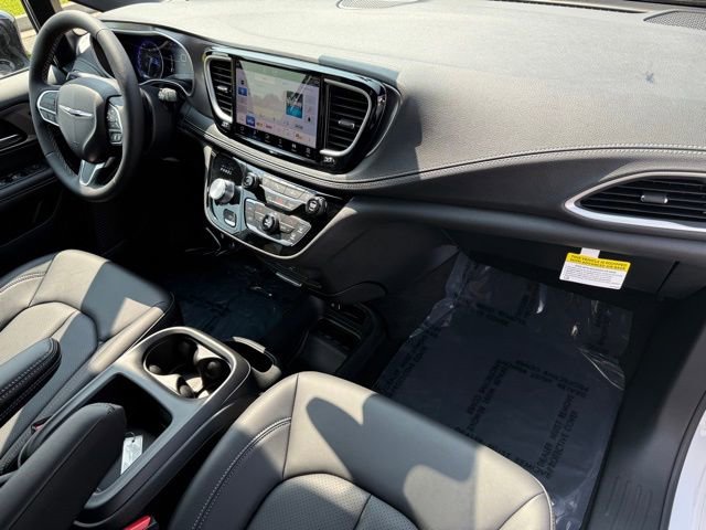 New 2026 Chrysler Pacifica Select image 16