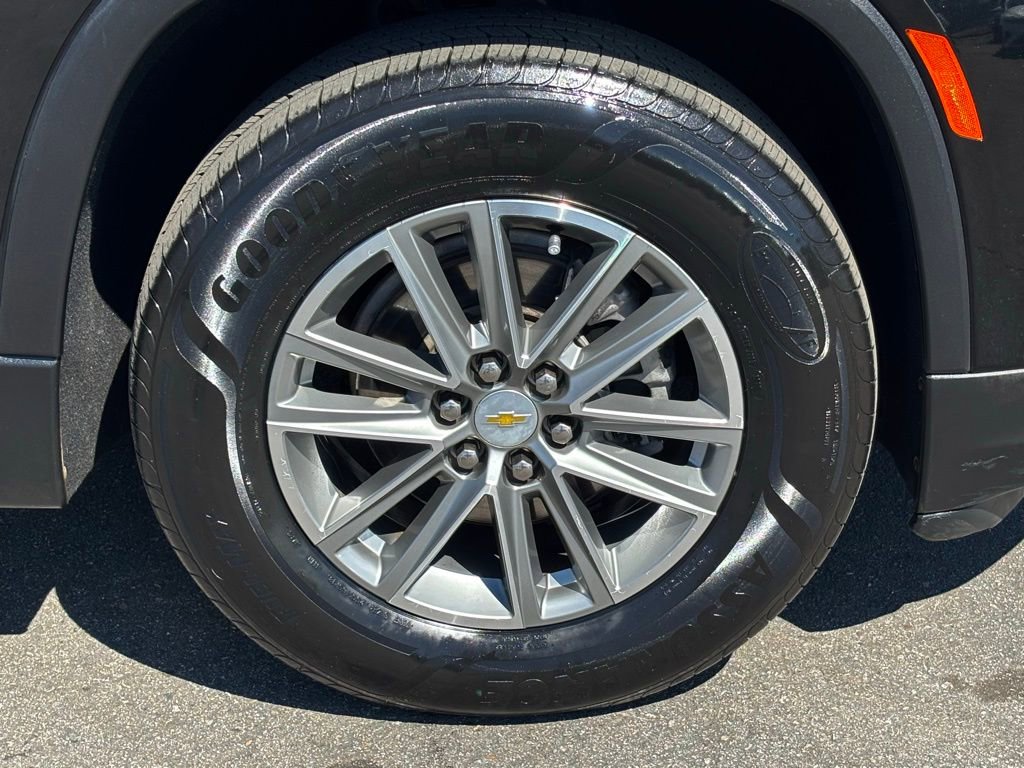 Used 2023 Chevrolet Traverse LT image 28