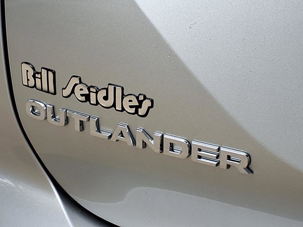 New 2025 Mitsubishi Outlander ES image 26