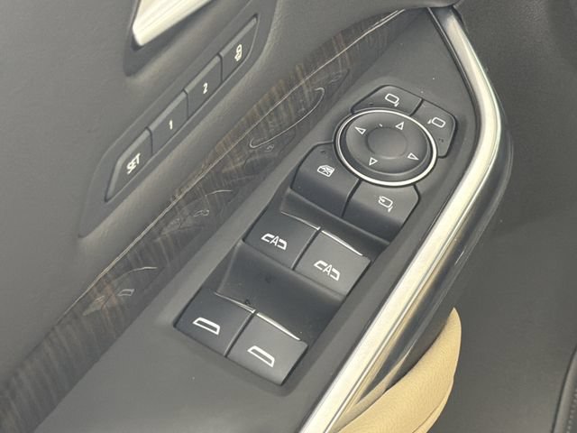 Used 2025 Cadillac XT4 Premium Luxury w/ Cold Weather Package FWD image 16
