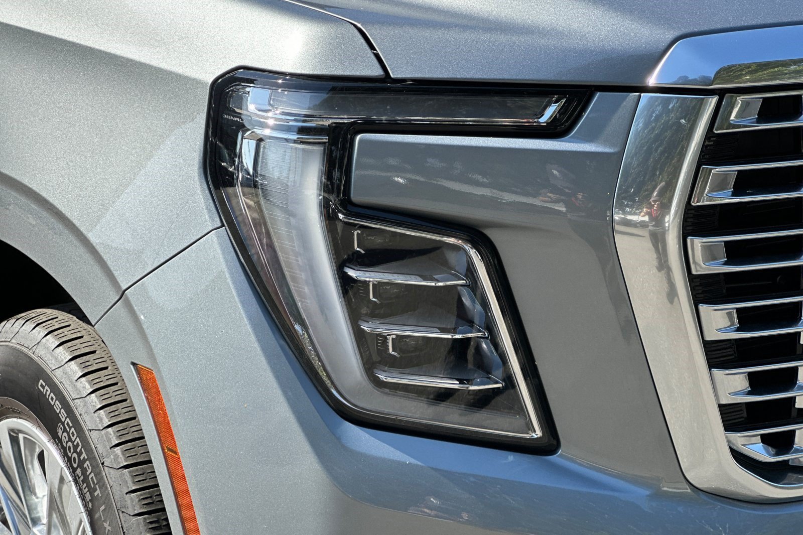 Used 2025 GMC Yukon Denali AWD/4WD image 11