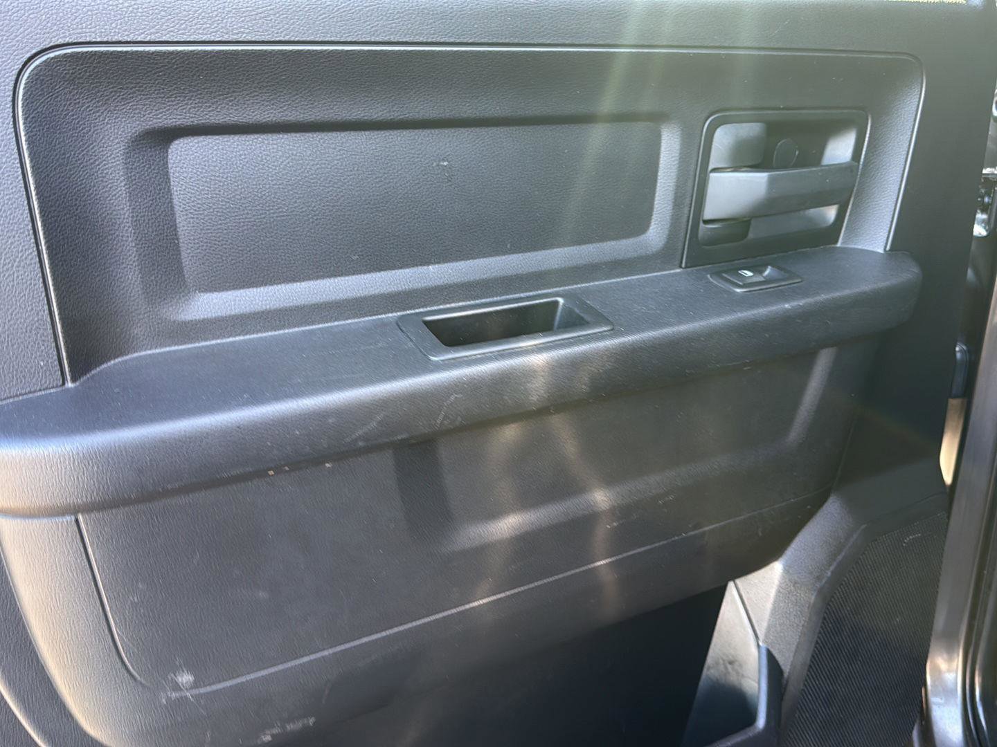 Used 2016 RAM 2500 Tradesman w/ Chrome Appearance Group image 24