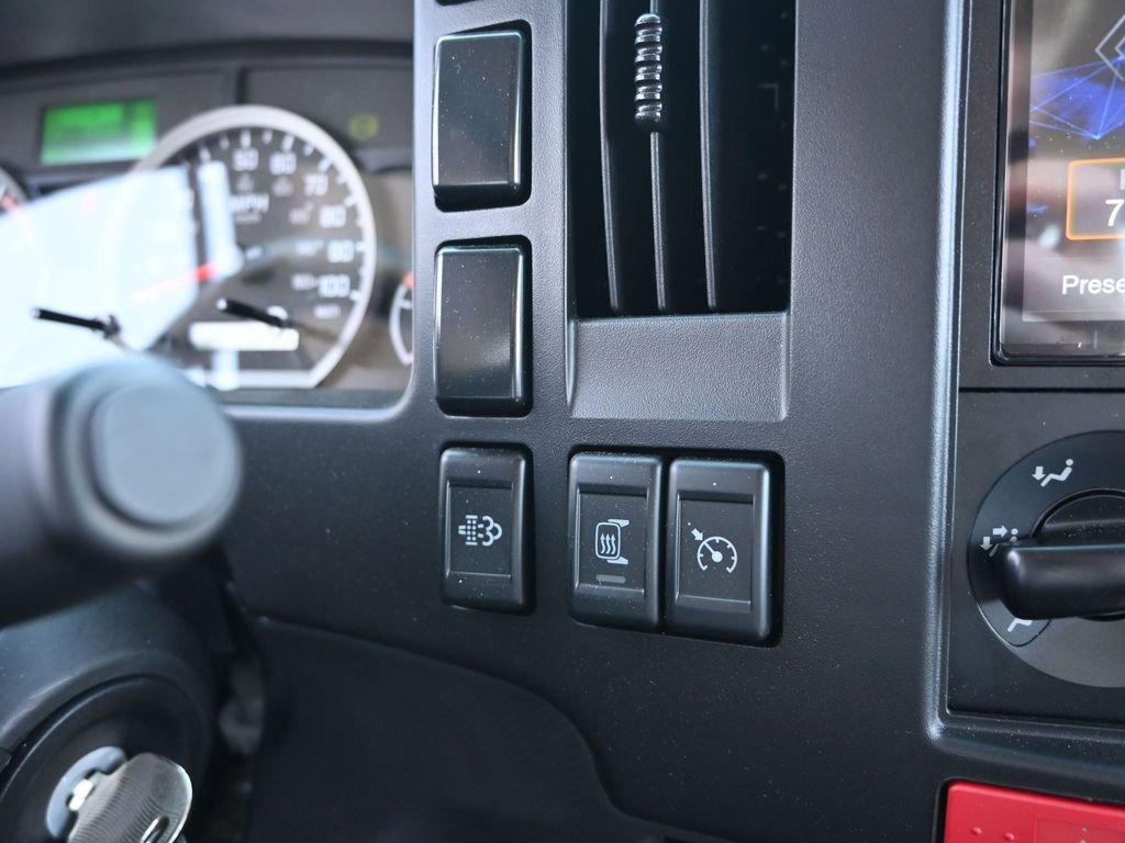 Used 2024 Isuzu NPR image 19