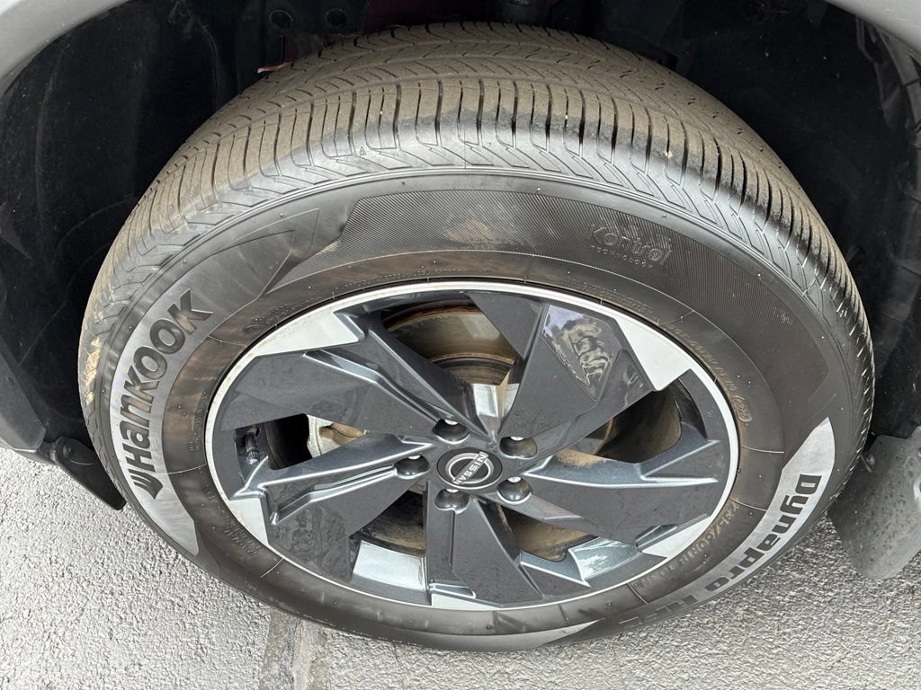 Certified 2026 Nissan Rogue SV AWD/4WD image 12
