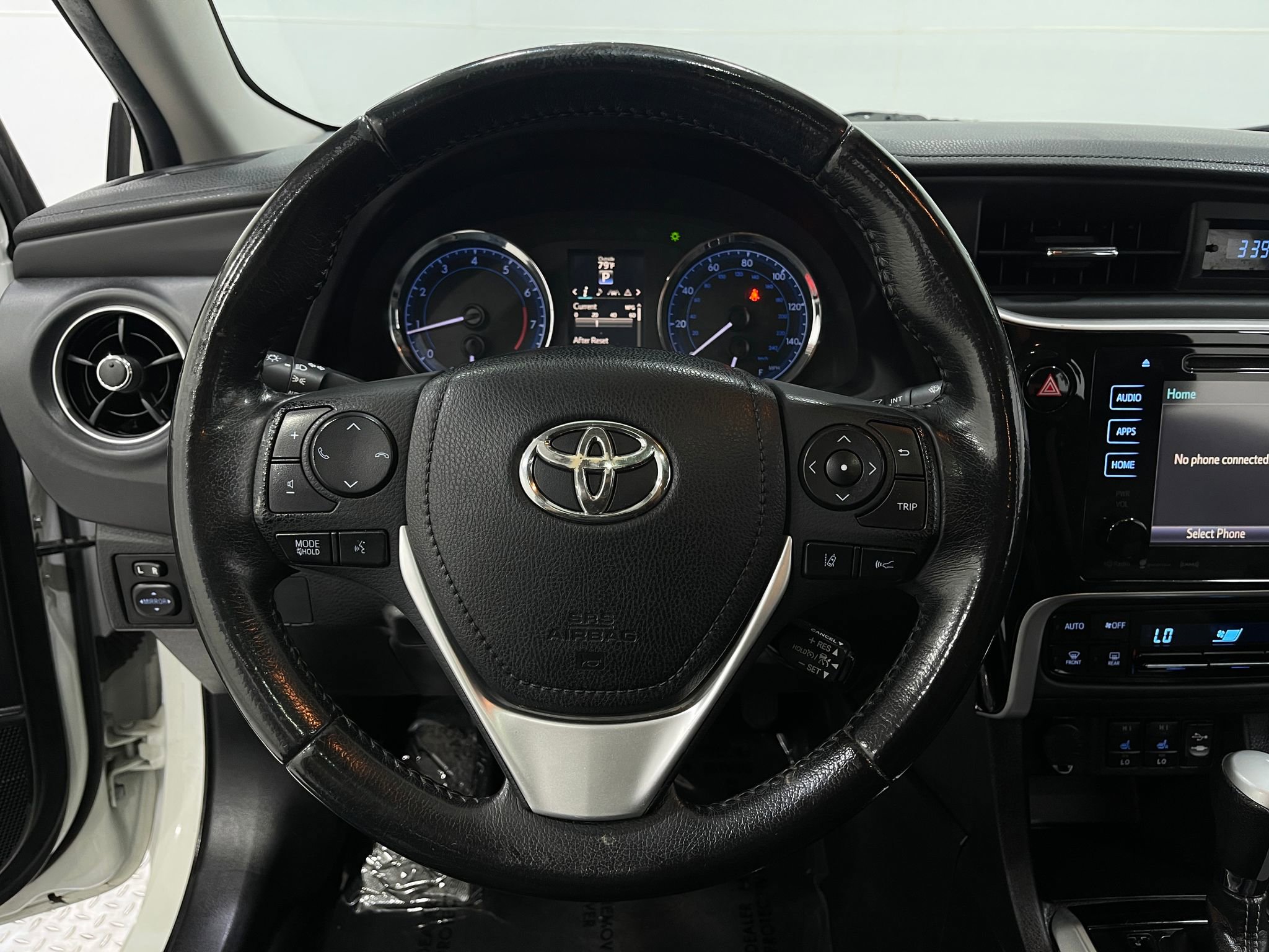 Used 2019 Toyota Corolla XLE w/ Carpet Mat Package (TMS) image 21