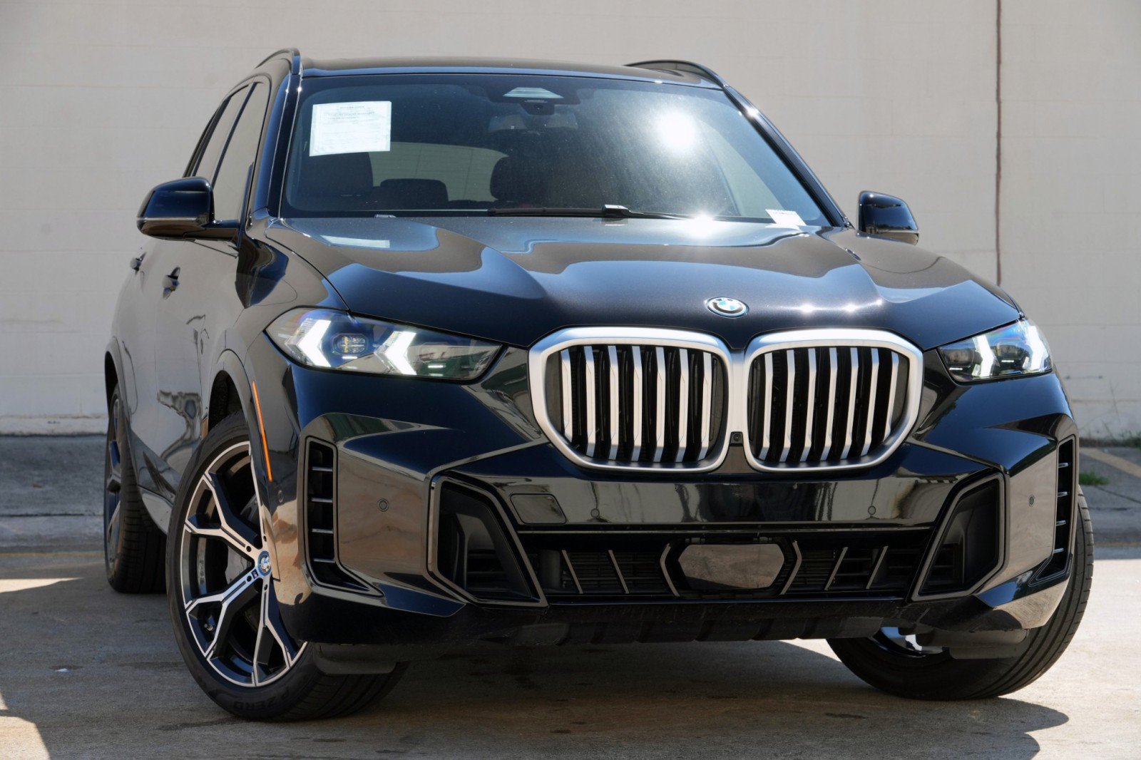 Used 2024 BMW X5 xDrive50e w/ M Sport Package AWD/4WD image 4